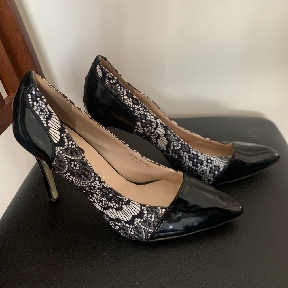 Heel shoes